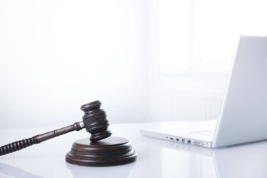 Bir avukat kavramı ile istişare.