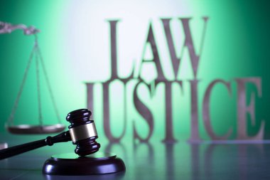 Hukuk ve adalet sembolleri.