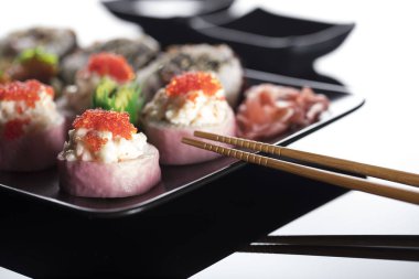 taze Japon suşi seti.