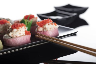 taze Japon suşi seti.