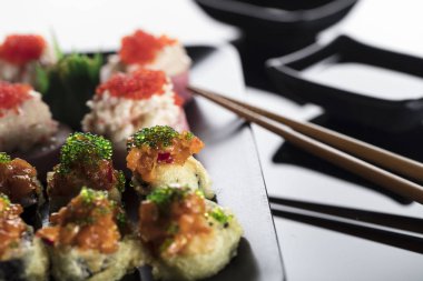 taze Japon suşi seti.