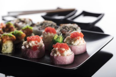 taze Japon suşi seti.