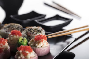 taze Japon suşi seti.