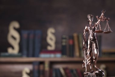 Hukuk sembolü - Themis.