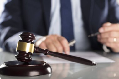 Hukuk ve işletme kavramı.