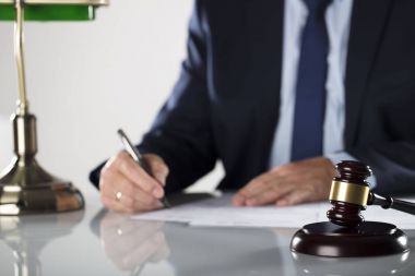 Hukuk ve işletme kavramı.