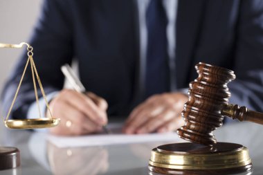 Hukuk ve işletme kavramı.