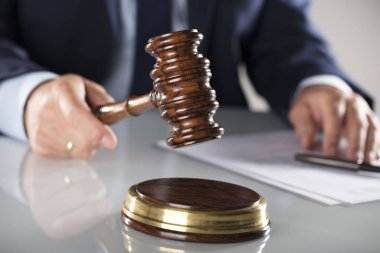 Hukuk ve işletme kavramı.