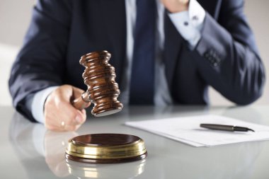 Hukuk ve işletme kavramı.