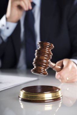 Hukuk ve işletme kavramı.