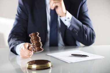 Hukuk ve işletme kavramı.