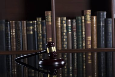 Hukuk Tema Kortu Kütüphane.