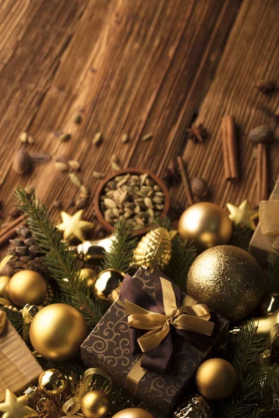 Tema navideño. Regalos y decoraciones . —  Fotos de Stock