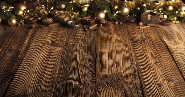 Decoração Natal Estética Dourada Acastanhada Com Presentes Caixas Bugigangas Douradas — Fotografia de Stock