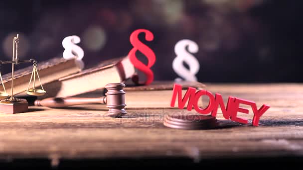 Conceito Lei Justiça Símbolos Lei Sobre Mesa Madeira Fundo Bokeh — Vídeo de Stock