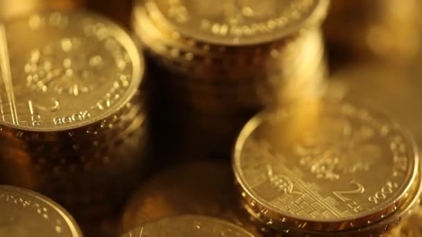 Empilement de pièces, concept d'argent. Dolly shot .