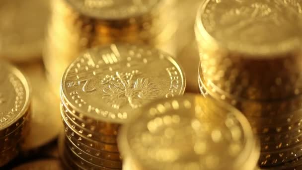 Empilement de pièces, concept d'argent. Dolly shot .