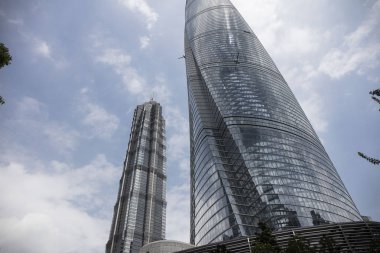 Gökdelenler, büyük modern şehir mimarisi. Perspektif Görünümü, Shanghai, Çin. Eylül 2017.