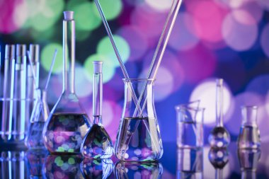 Bokeh arka plan, laboratuvar kadehler ile deneme kavramı.