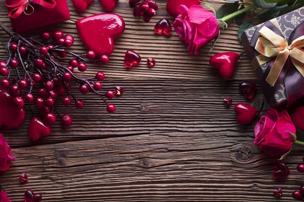 Valentin Nap Háttér Szív Rózsák Ajándékok Dekorációk Rusztikus Fából Készült — Stock Fotó