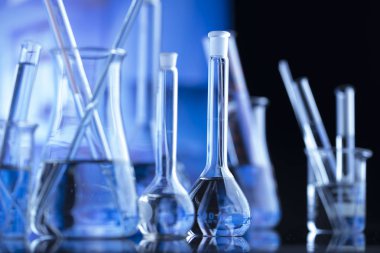 Laboratuvar kavramı. Bilimsel deney. Laboratuar kapkacakları, mikroskop.