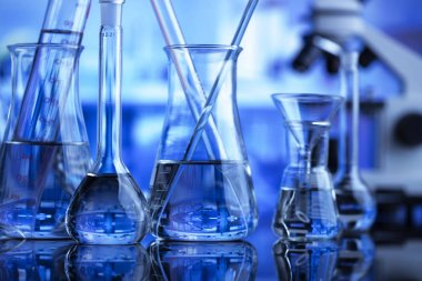 Laboratuvar kavramı. Bilimsel deney. Laboratuar kapkacakları, mikroskop.