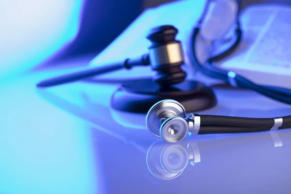 Ιατρικό Δίκαιο Έννοια Σφυρί Στηθοσκόπιο Μπλε Φως Χώρο Fort Κείμενο — Φωτογραφία Αρχείου
