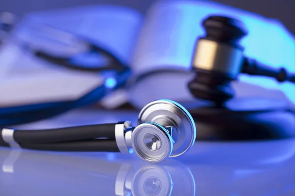 Conceito Direito Médico Gavel Estetoscópio Luz Azul Colocar Texto Forte — Fotografia de Stock