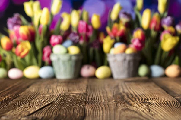 Pasen Concept Achtergrond Paaseieren Kleurrijke Tulpen — Stockfoto
