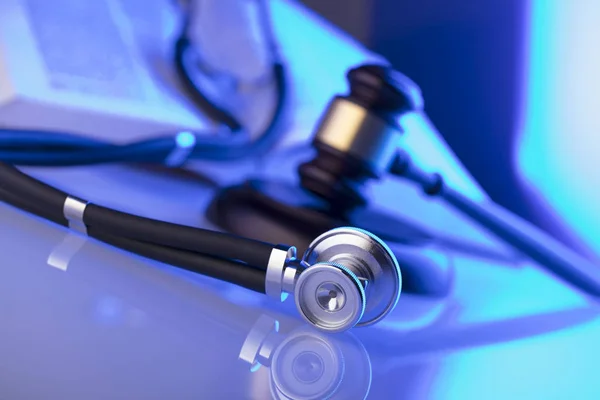 Concetto Legge Medica Gavel Stetoscopio Luce Blu Posizionare Testo Forte — Foto Stock