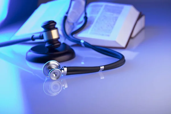 Concetto Legge Medica Gavel Stetoscopio Luce Blu Posizionare Testo Forte — Foto Stock