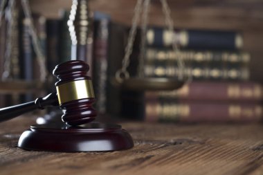 Hukuk ve adalet kavramı Tokmak, ölçek adalet ve yasal kodu.