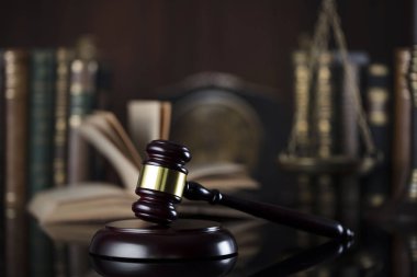 Tahta tokmak. Hukuk kavramı.