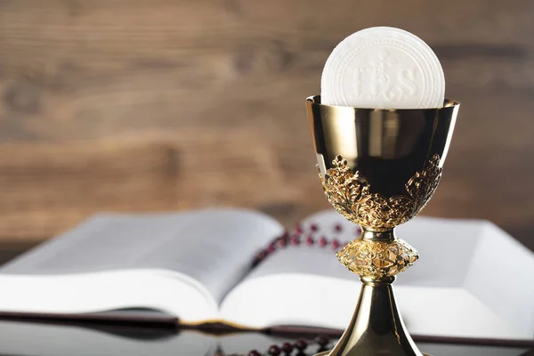 Saint Concept Communion Sainte Bible Chapelet Calice — Photo