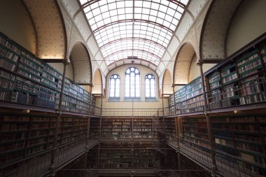 Amsterdam, Hollanda, 4 Mayıs 2018: Amsterdam'da Rijksmuseum eski Kütüphane.