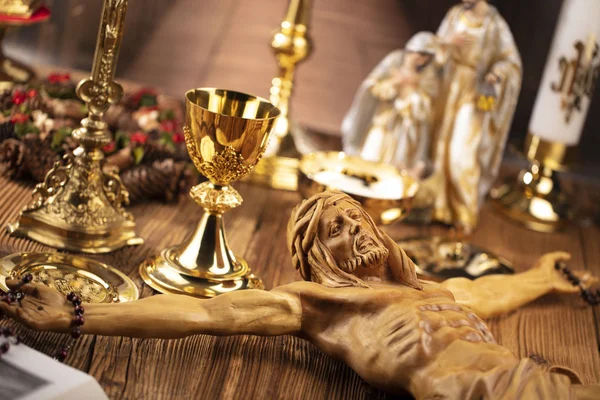 Roman Catholic Church Theme Cross Holy Bible Monstrance Rosary Golden — Stockfoto