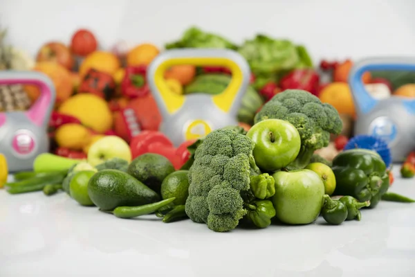 Widok Bliska Świeże Warzywa Owoce Sport Koncepcja Zdrowego Życia — Zdjęcie stockowe