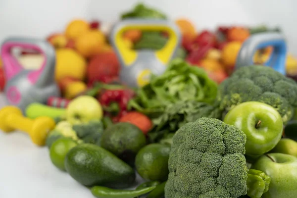 Taze Sebzeler Meyveler Spor Sağlıklı Yaşam Konseptine Yakın Çekim — Stok fotoğraf