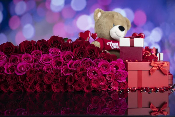 Dia Dos Namorados Urso Pelúcia Presentes Caixas Corações Vermelhos Grande — Fotografia de Stock