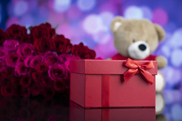Día San Valentín Osito Peluche Regalos Cajas Corazones Rojos Gran —  Fotos de Stock