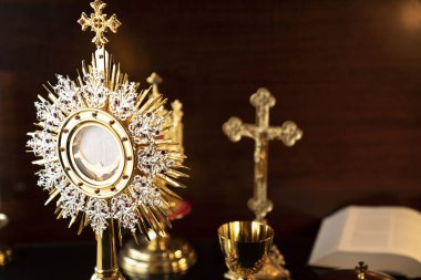 Katolik sembolleri kompozisyonu. Din kavramı.