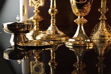 Katolik sembolleri kompozisyonu. Din kavramı.