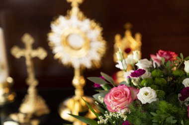 Katolik sembolleri kompozisyonu. Din kavramı.