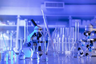 Laboratuvar ekipmanı bileşimi. Bilim konsepti.