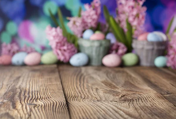 Osterhintergrund Tulpen Und Frühlingsblumen Ostereier Rustikaler Holztisch Pastellfarben Bokeh Platz — Stockfoto