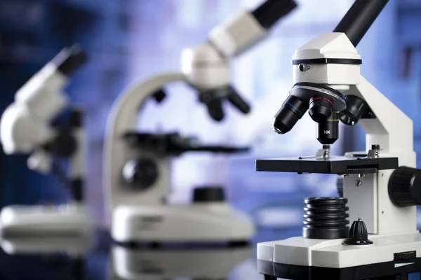 Vetenskapligt Koncept Modern Vetenskaplig Laboratorieinteriör Reaserch Station Med Mikroskop Glasbordet — Stockfoto