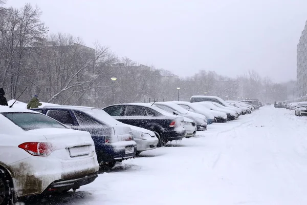 Város Egy Hóvihar Nagy Snowdrifts Ember Mozog Állni Autók Magas — Stock Fotó