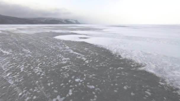 Gelo Rio Grande Vento Sopra Sopra Neve Dia Gelado Inverno — Vídeo de Stock