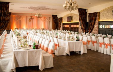 Restoranda yemek servisi. Düğün Ziyafet. Düğün partisi. Restaura