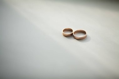 Alyans ile güzel Gümüş arka plan